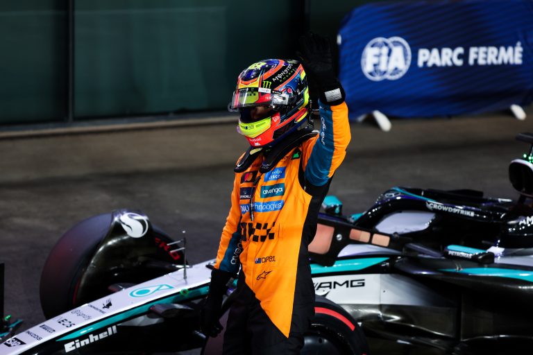 Oscar Piastri conquista a pole no Sprint no Catar.
