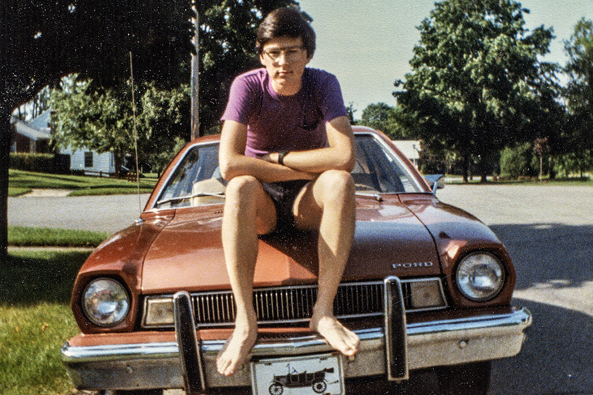 Ford Pinto 1975: O carro pequeno que molda um homem