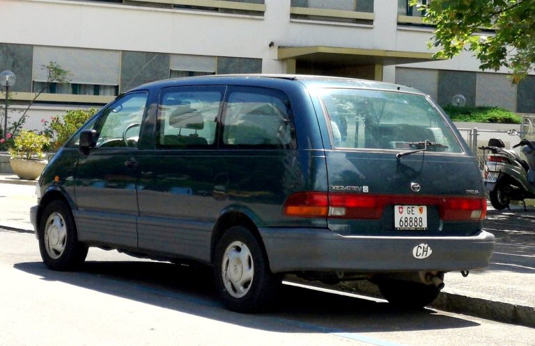Toyota Previa 1991: a minivan que marcou a memória