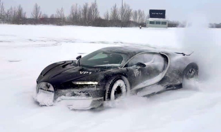 A Bugatti Tourbillon: um protótipo que faz faíscas na neve.