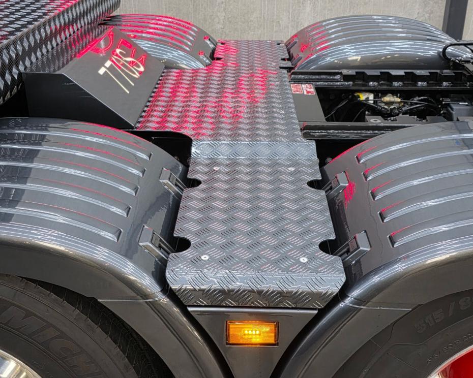 Scania 770S V8: O Monstro da Estrada ao Servi&ccedil;o da Boss Machinery