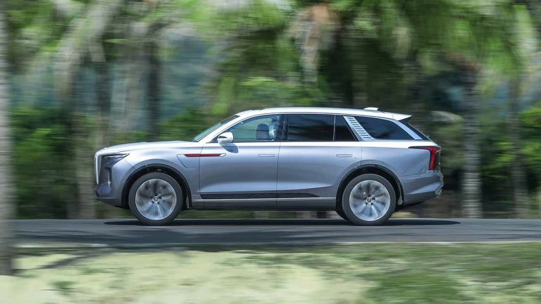 A China estabelece normas inéditas para a eficiência dos carros elétricos.
