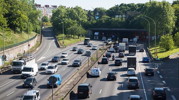 Rush Hour: a aposta ousada que transforma o tr&acirc;nsito urbano em espet&aacute;culo