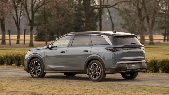 Peugeot 5008: Um SUV familiar com opções de motorização surpreendentes