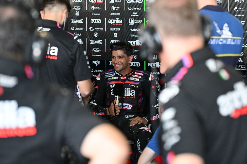 MotoGP em Buriram: Bagnaia na liderança, Márquez tropeça