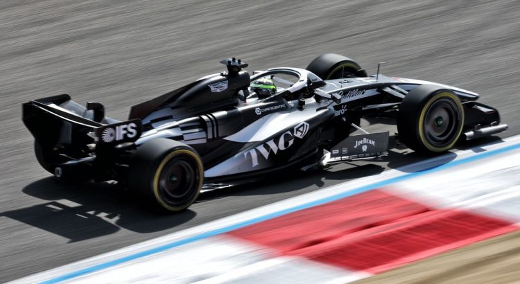 Cadillac revela seu design assimétrico na Fórmula 1: uma escolha audaciosa