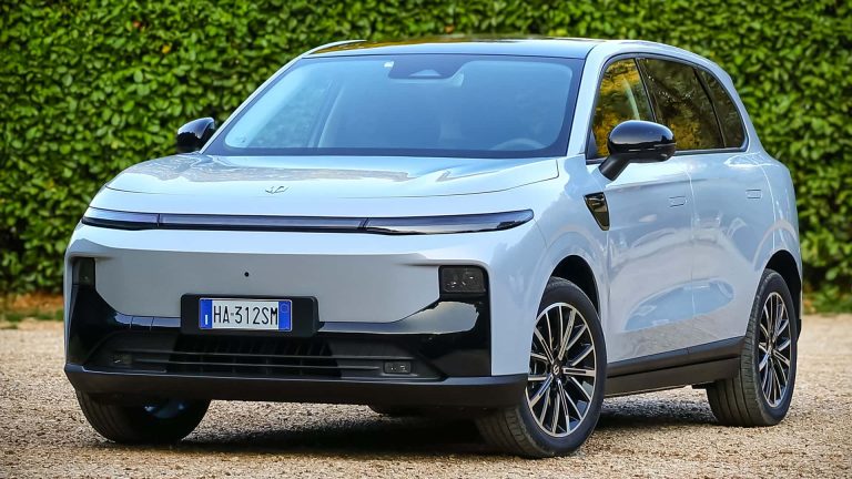 Stellantis fortalece estratégia elétrica com parceria com a Leapmotor