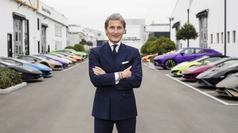 Lamborghini aposta no V12 híbrido para desafiar a Ferrari e manter a paixão