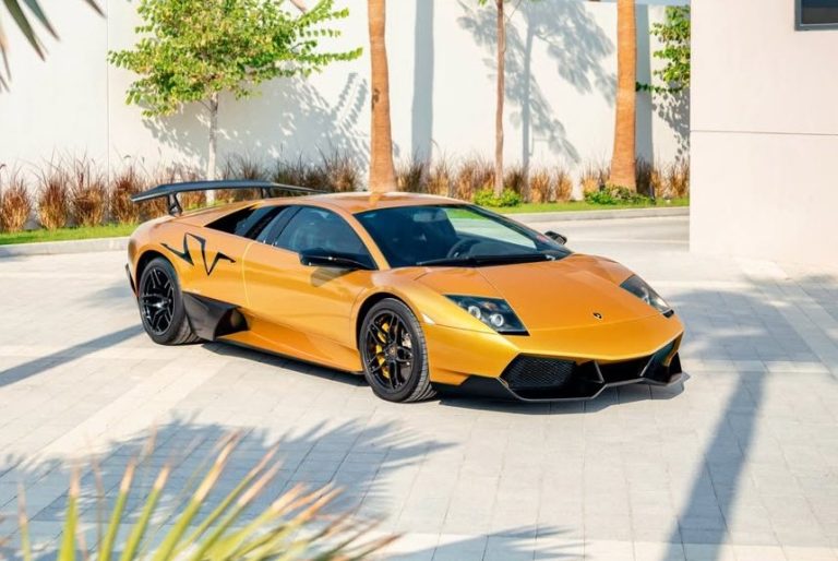 Lamborghini Murciélago SV única em dourado "Oro Adonis" é vendida