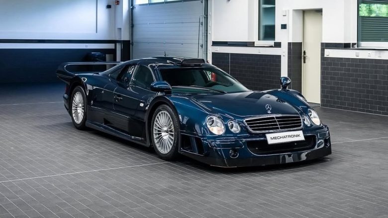 Mercedes CLK GTR: A única unidade de fábrica em tom azul noturno