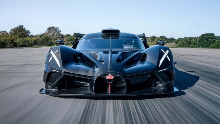 Bugatti prepara novo exemplar único, misturando agressividade da Bolide…