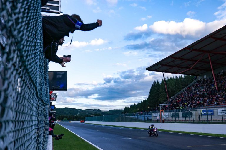 BMW M 1000 RR domina Spa e mira as 8 Horas de Suzuka no Mundial de…