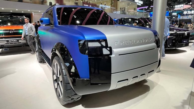 Novo Freelander Elétrico Chinês Revela Interior Gigante com Tela de 46 Polegadas